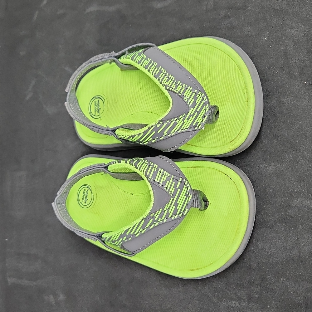 Wonder nation flip flops